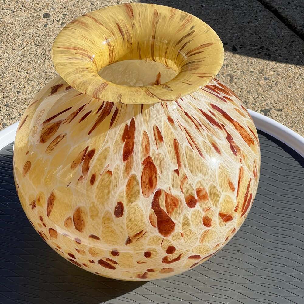 Vintage Maestri Vetrai Murano Art Glass Large 10" Vase Gold Flecks Made In ITALY